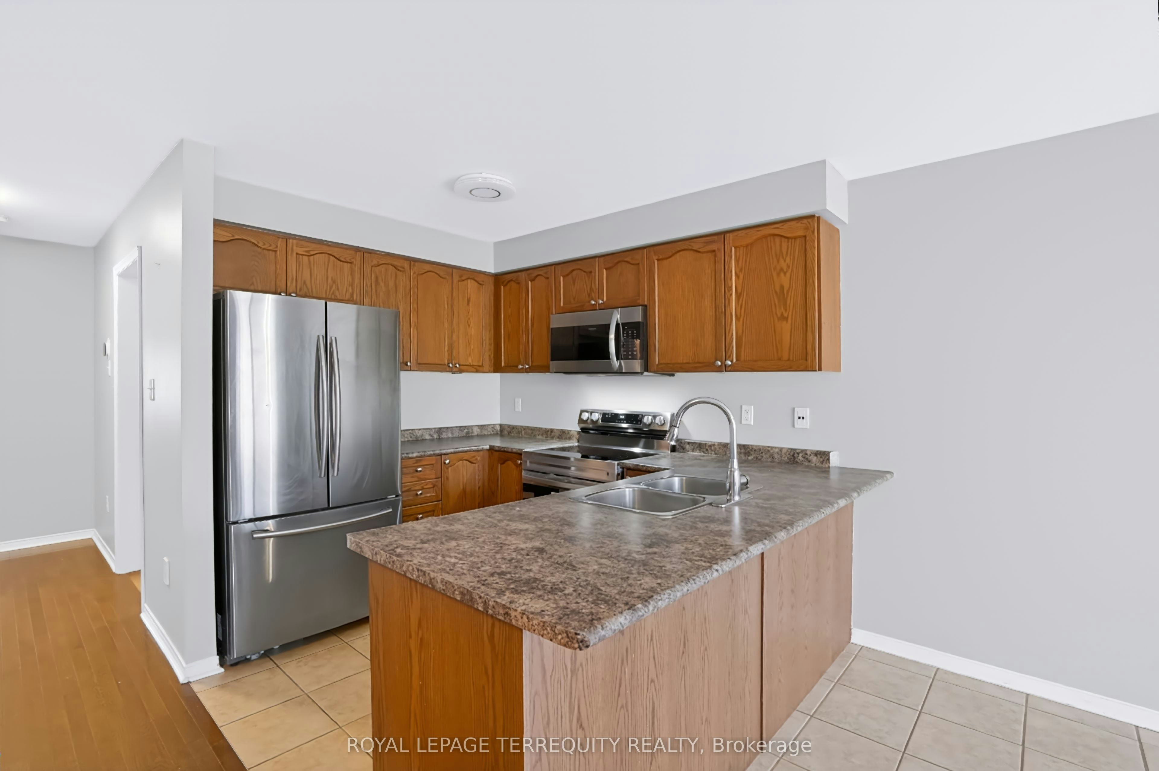 19-253 Sprucewood Crescent W, Clarington, ON, L1C 0G6 - 9