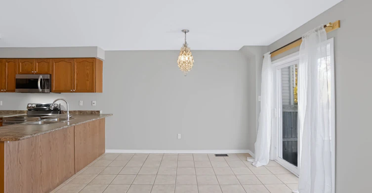 19-253 Sprucewood Crescent W, Clarington, ON, L1C 0G6 - 8