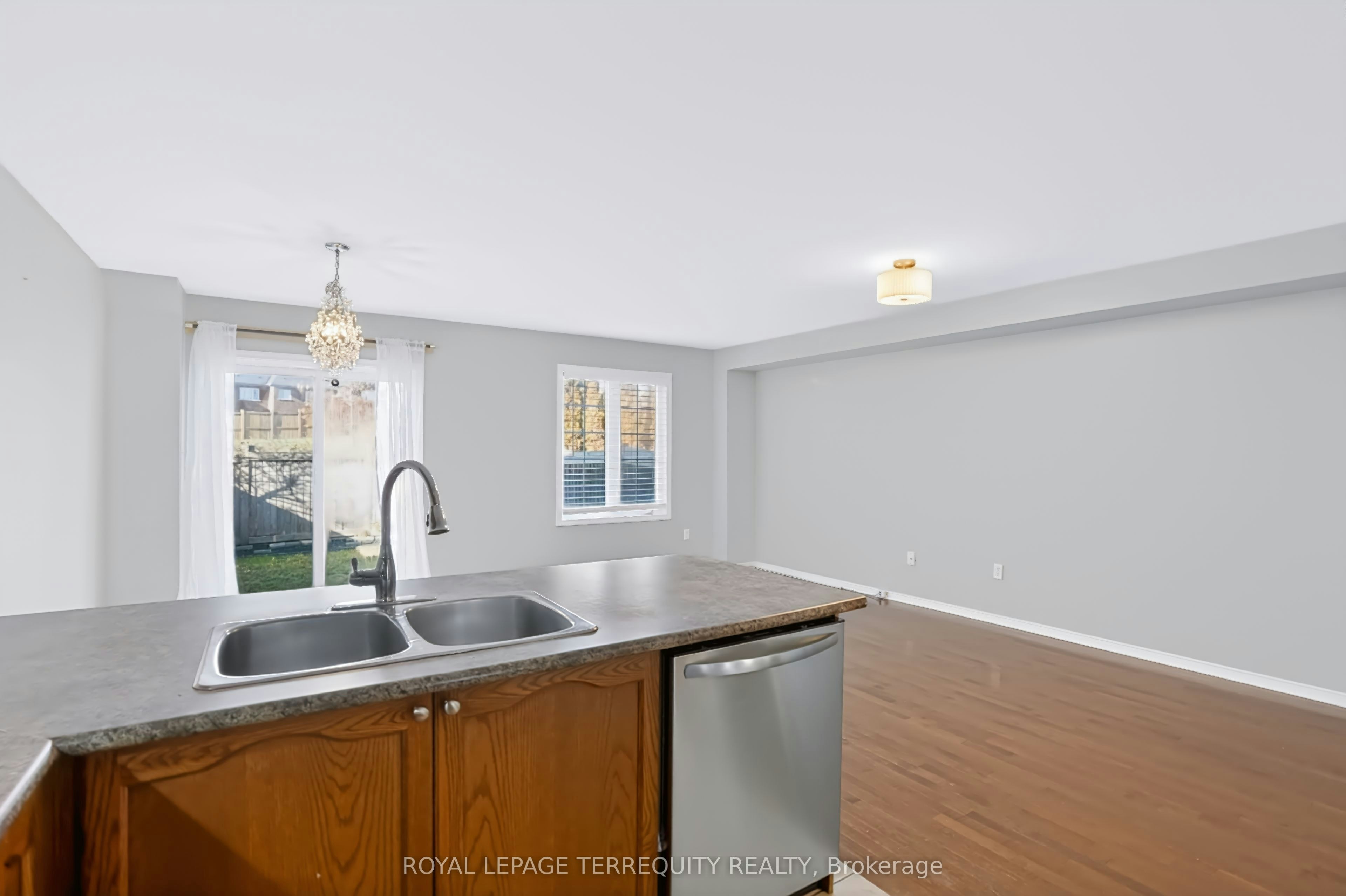 19-253 Sprucewood Crescent W, Clarington, ON, L1C 0G6 - 5