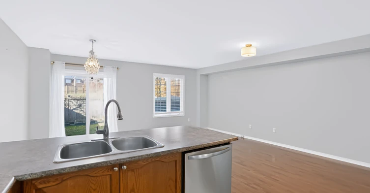 19-253 Sprucewood Crescent W, Clarington, ON, L1C 0G6 - 5