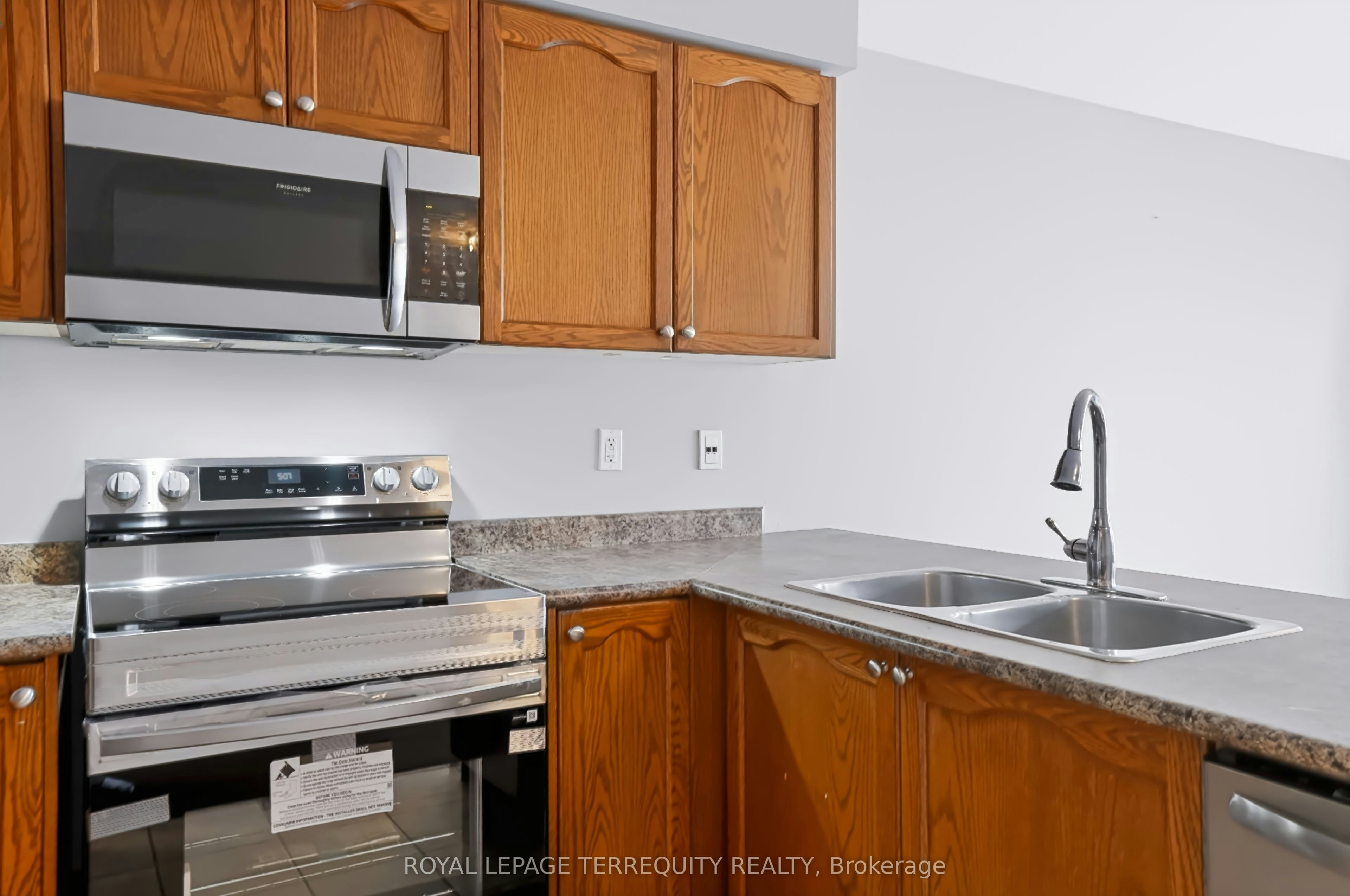 19-253 Sprucewood Crescent W, Clarington, ON, L1C 0G6 - 10