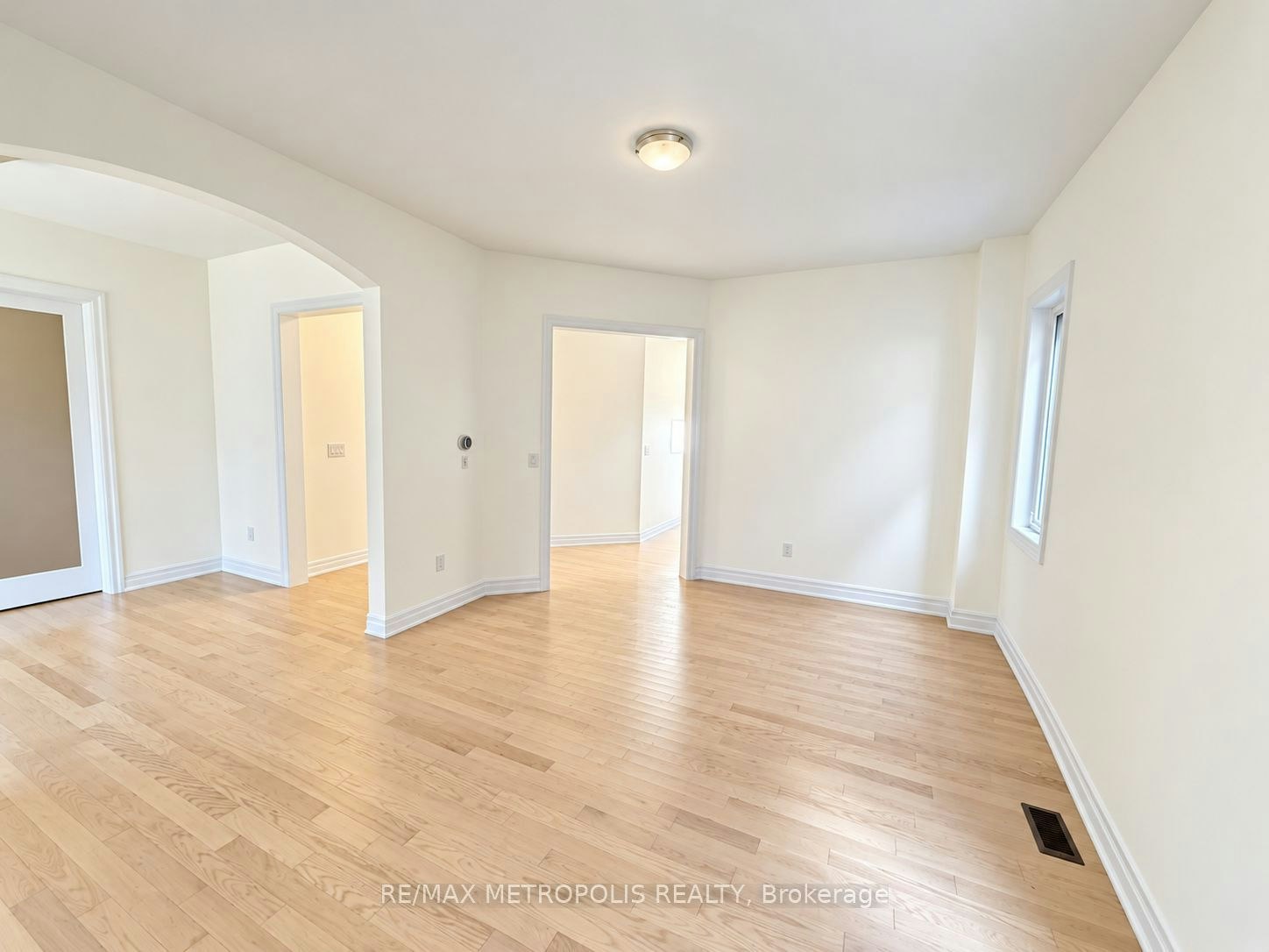 2224 Beckman Crescent, Oshawa, ON, L1L 0W8 - 4