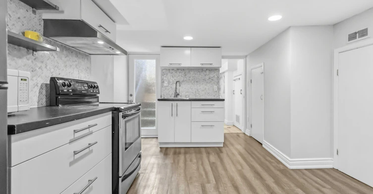 Bsmt-175 Coleman Avenue, Toronto, ON, M4C 1P9 - 6
