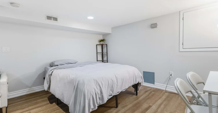 Bsmt-175 Coleman Avenue, Toronto, ON, M4C 1P9 - 17