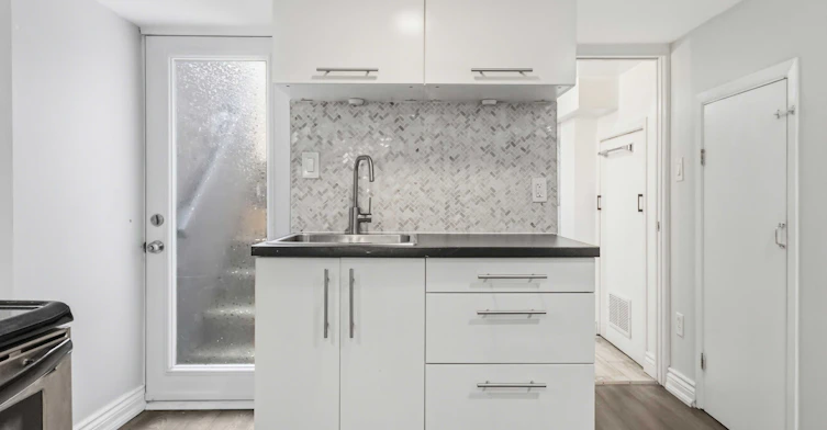 Bsmt-175 Coleman Avenue, Toronto, ON, M4C 1P9 - 12
