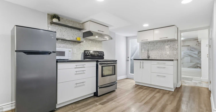Bsmt-175 Coleman Avenue, Toronto, ON, M4C 1P9 - 8
