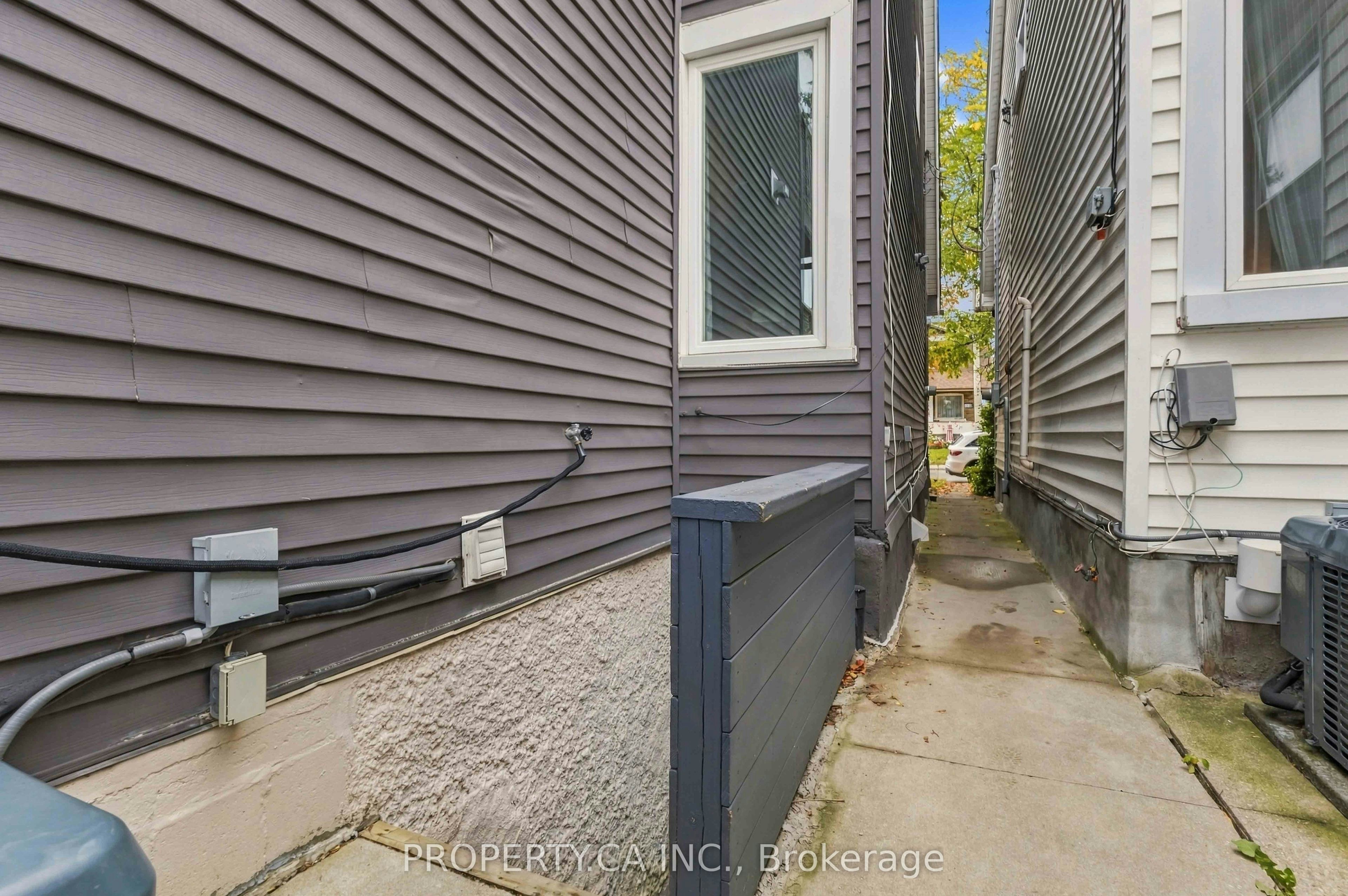 Bsmt-175 Coleman Avenue, Toronto, ON, M4C 1P9 - 27