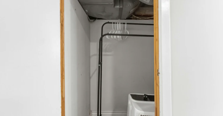 Bsmt-175 Coleman Avenue, Toronto, ON, M4C 1P9 - 24
