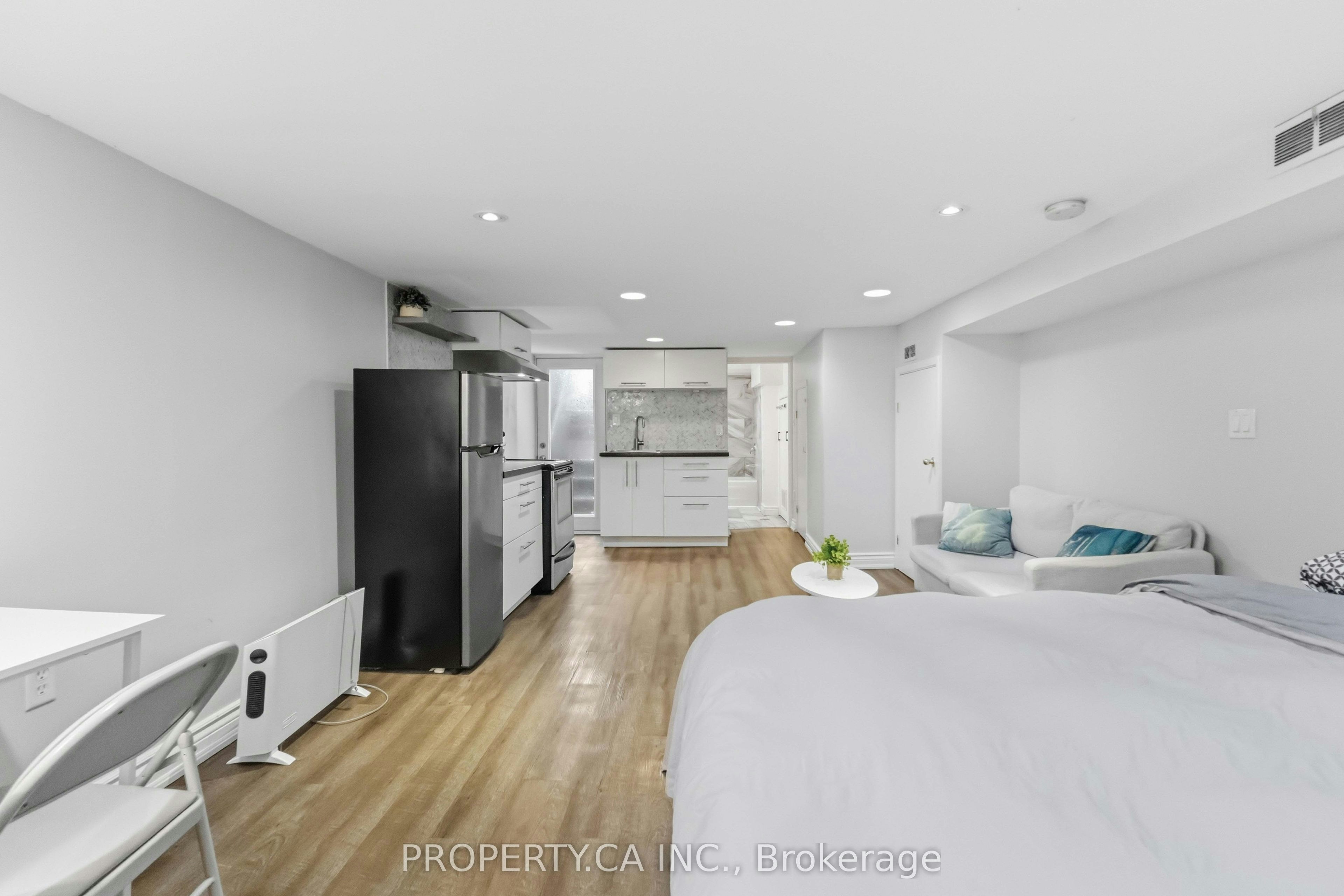 Bsmt-175 Coleman Avenue, Toronto, ON, M4C 1P9 - 20