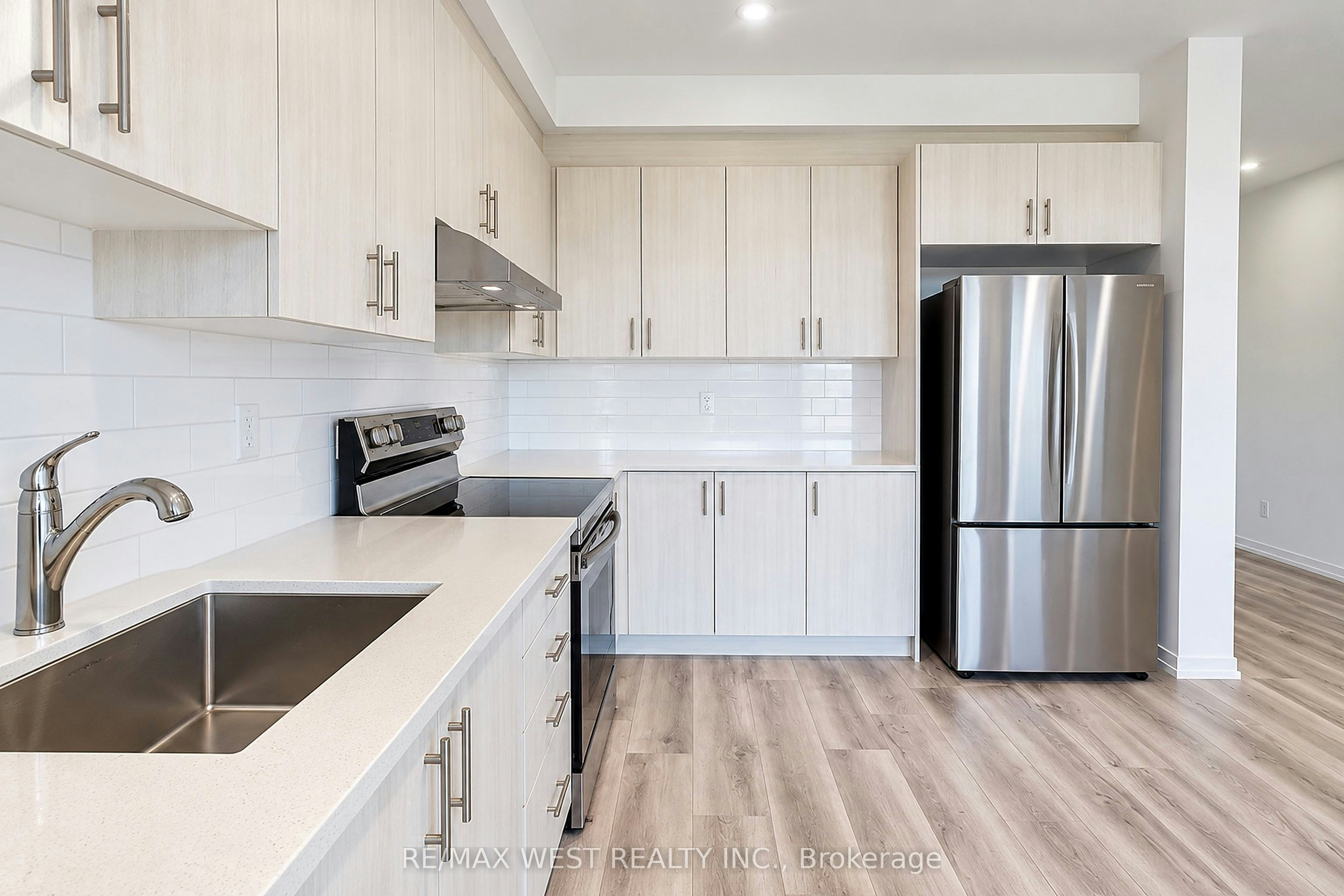 227 Monarch Avenue, Ajax, ON, L1S 7M3 - 8