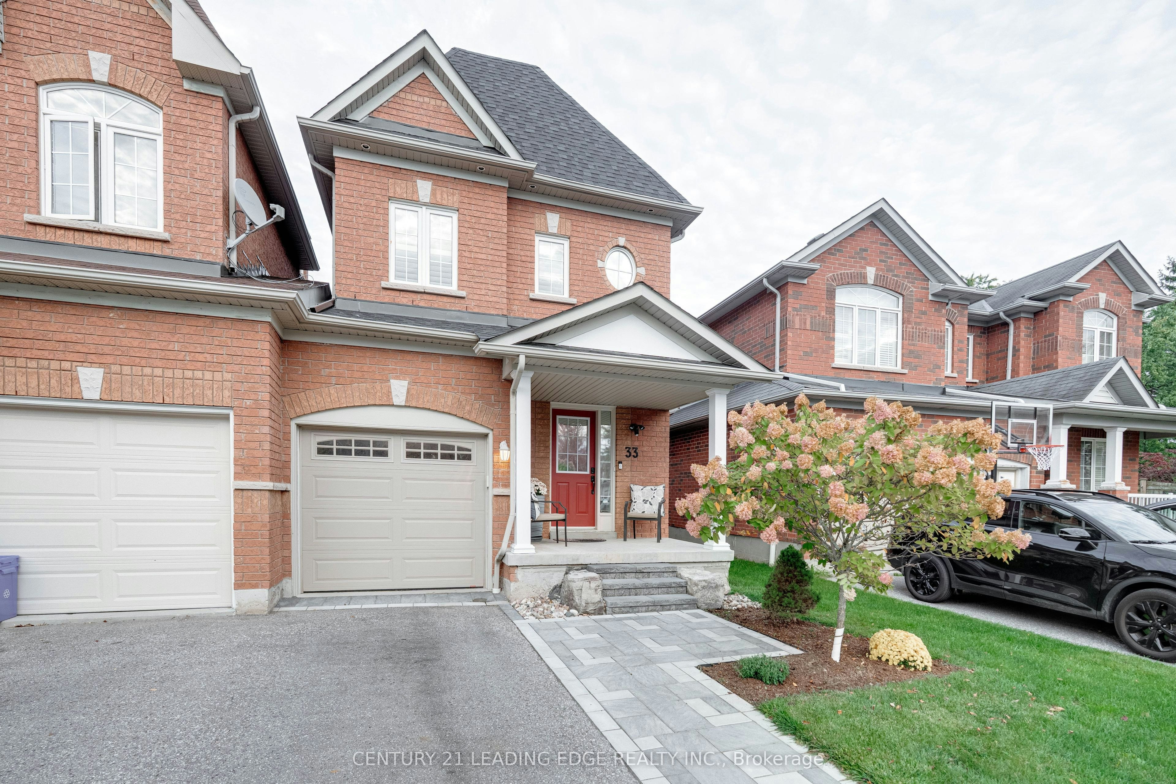 33 Neill Avenue, Whitby, ON, L1R 3N4