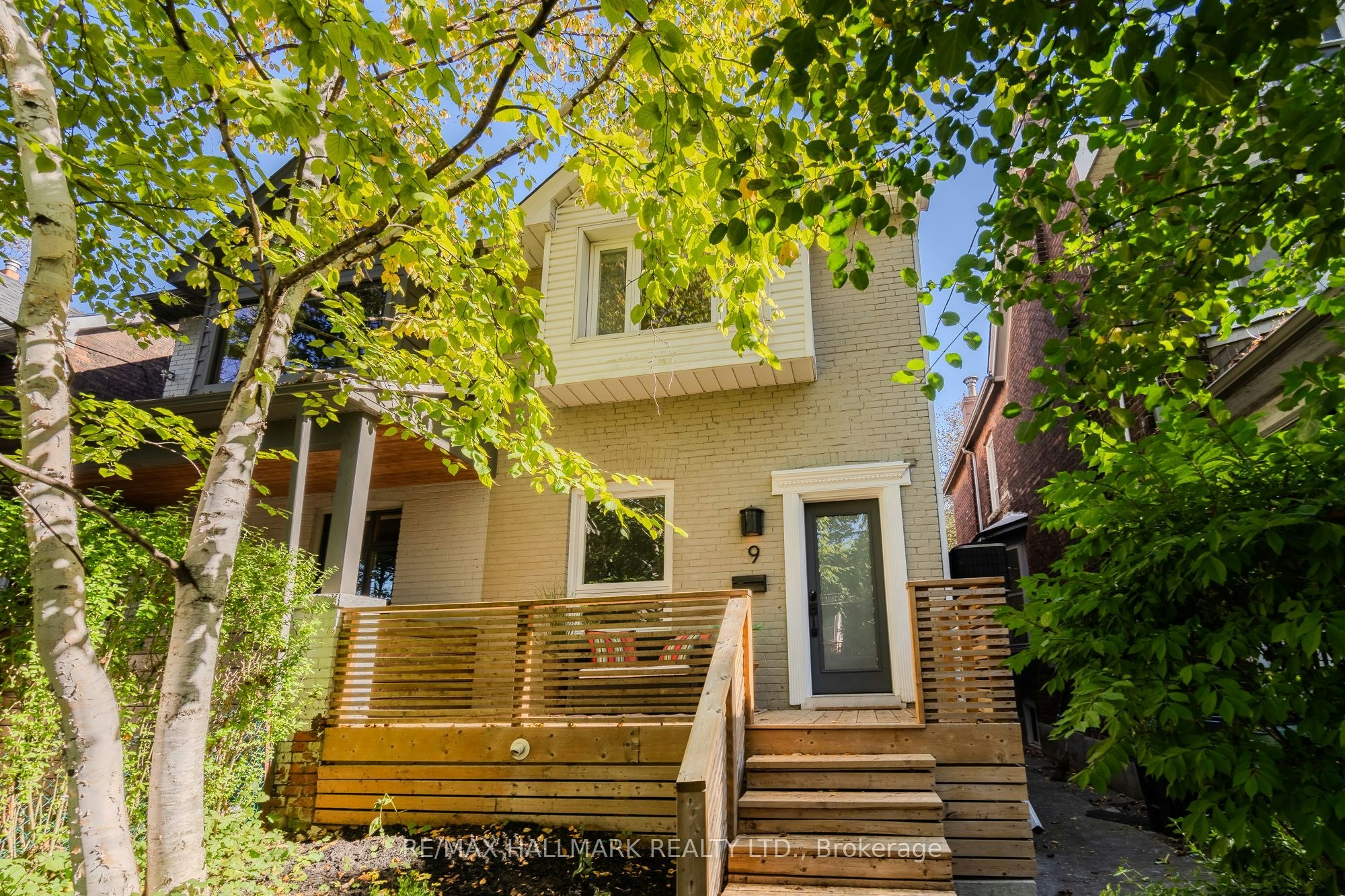 9 Prust Avenue, Toronto, ON, M4L 2M7