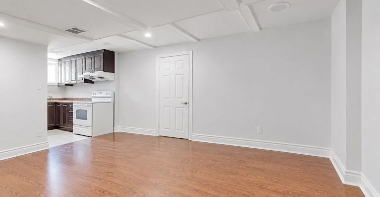 7 Aragon Avenue, Toronto, ON, M1T 1X5 - 4