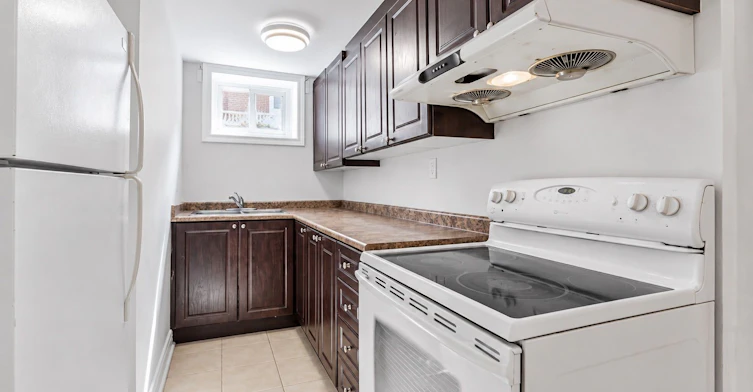 7 Aragon Avenue, Toronto, ON, M1T 1X5 - 3