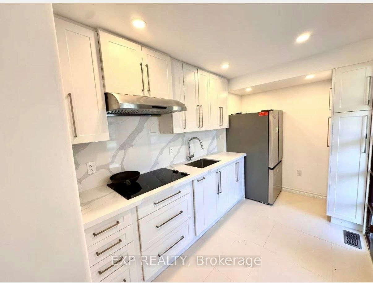 Main-15 Neddie Drive, Toronto, ON, M1T 2S9 - 2