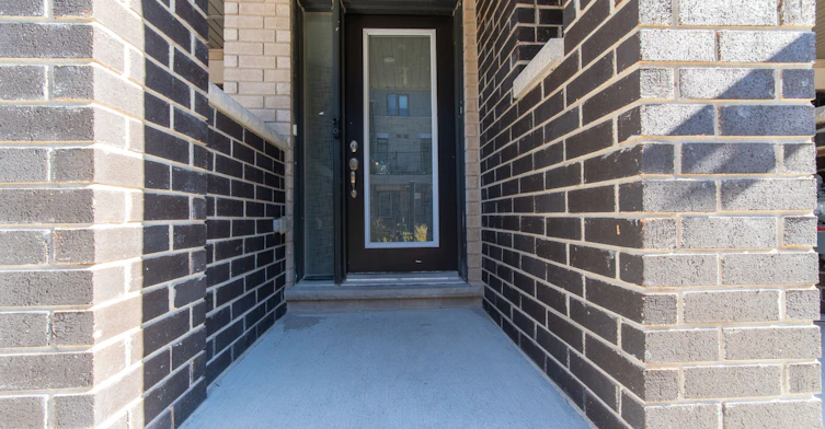 69 Emmas Way, Whitby, ON, L1R 3K4 - 3