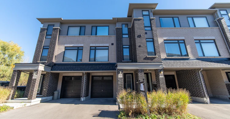 69 Emmas Way, Whitby, ON, L1R 3K4