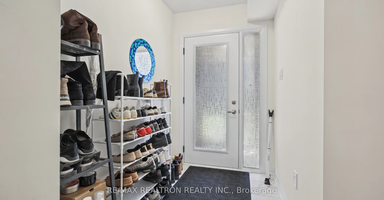 69 Emmas Way, Whitby, ON, L1R 3K4 - 4