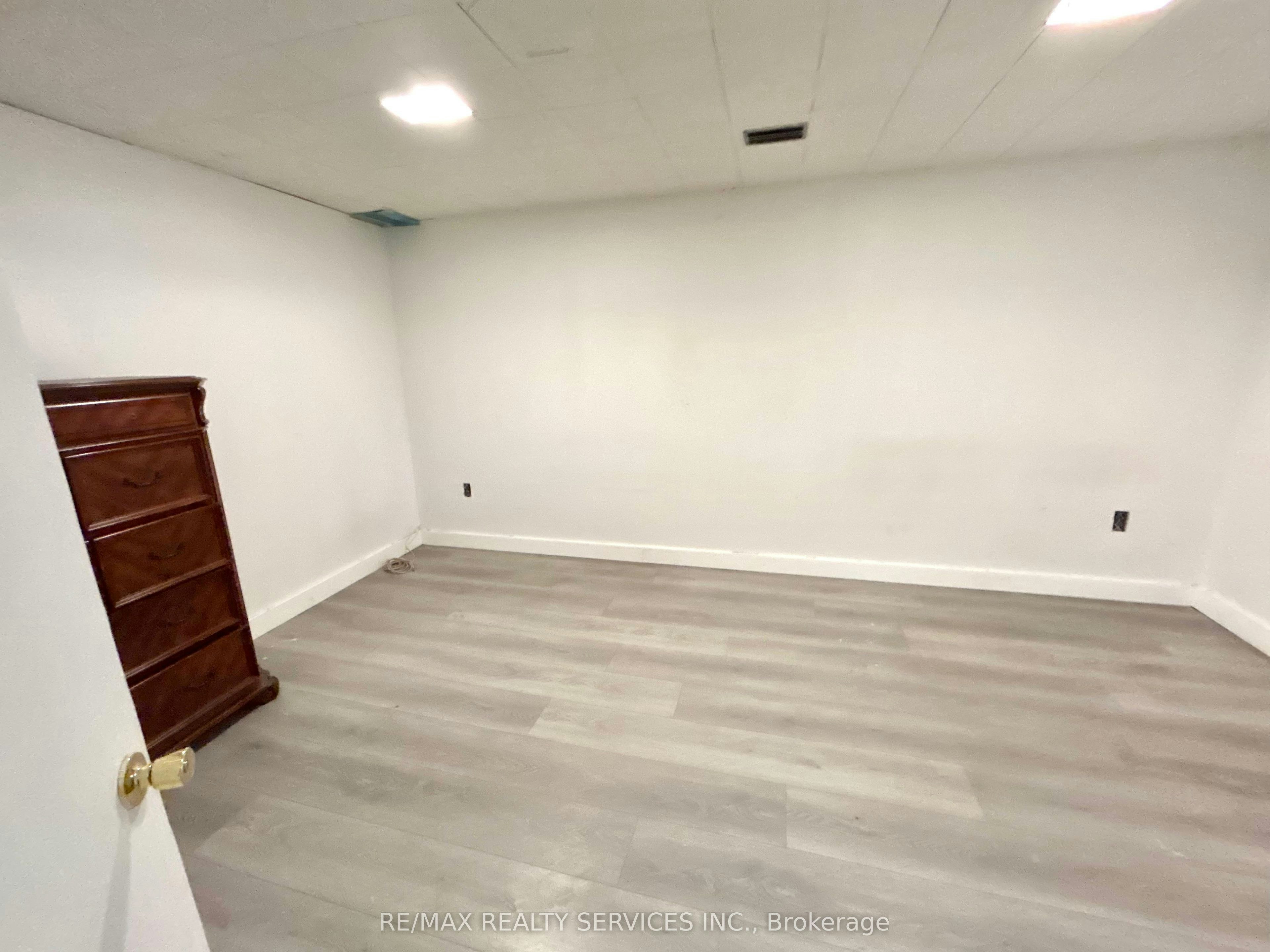 139 Bellamy Road N, Toronto, ON, M1J 2L3 - 5