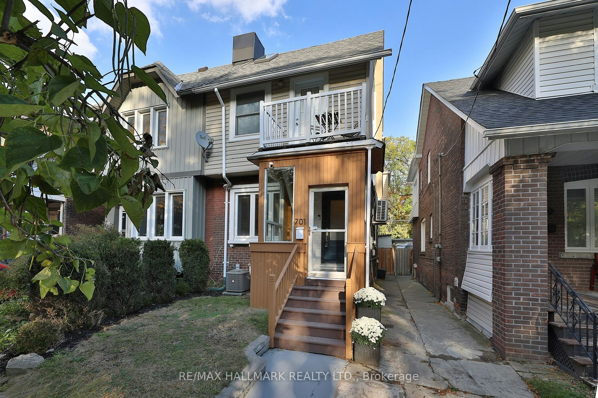 701 Greenwood Avenue, Toronto, ON, M4J 4B6