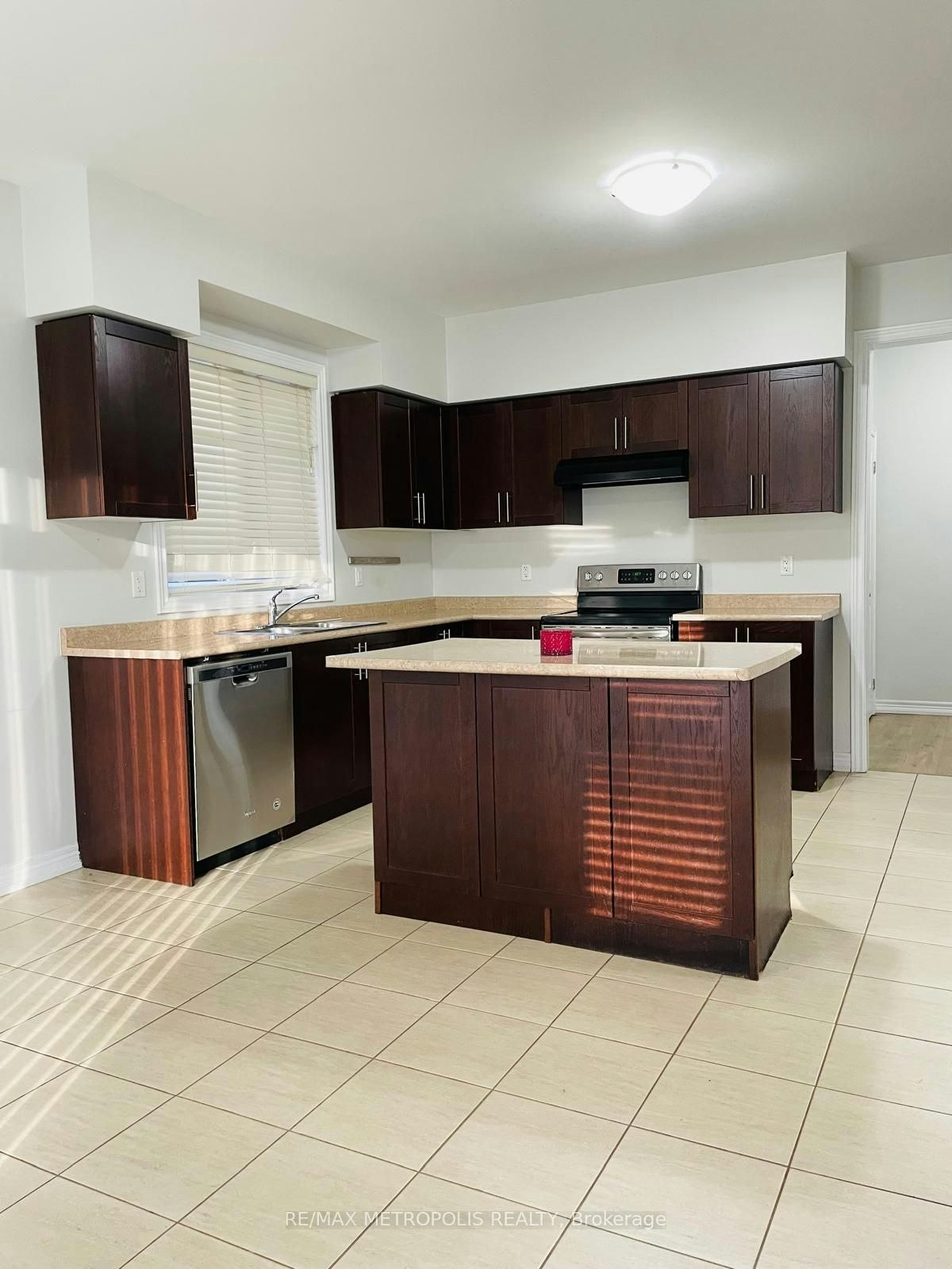 10 Barchard Street, Clarington, ON, L1B 1G9 - 5
