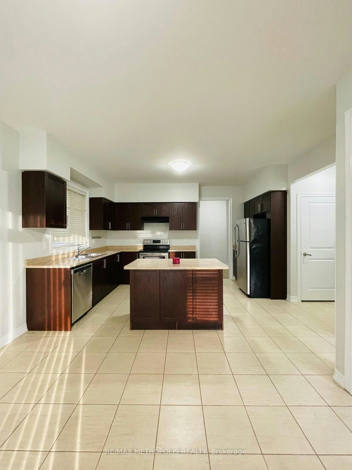 10 Barchard Street, Clarington, ON, L1B 1G9 - 3