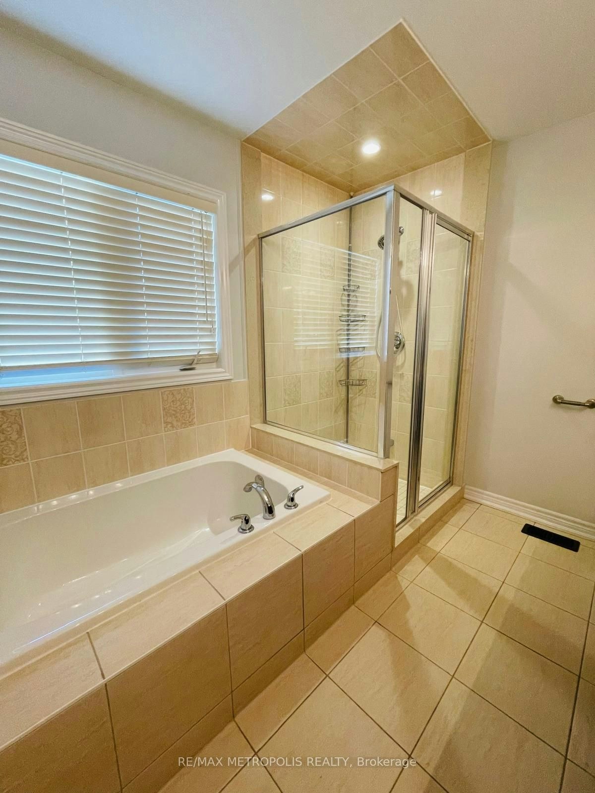 10 Barchard Street, Clarington, ON, L1B 1G9 - 12