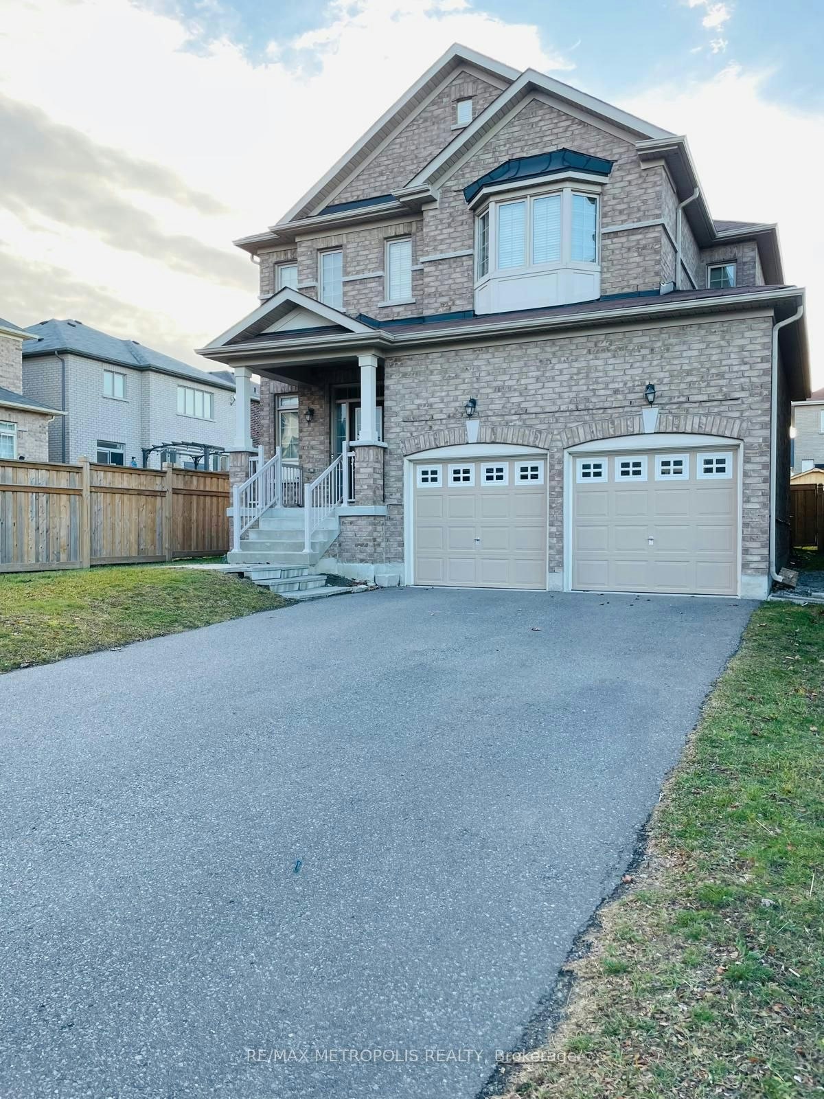 10 Barchard Street, Clarington, ON, L1B 1G9 - 2