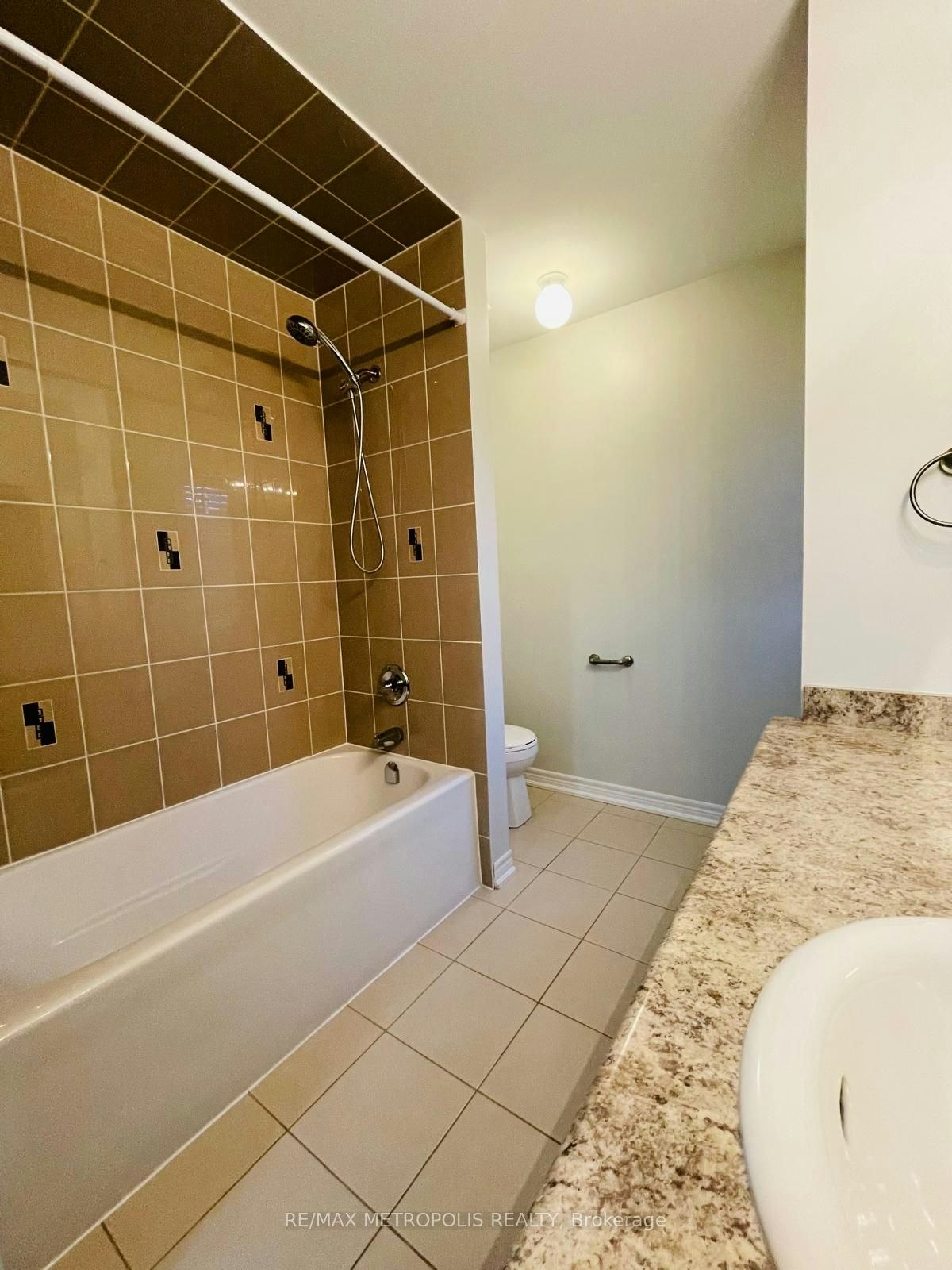 10 Barchard Street, Clarington, ON, L1B 1G9 - 17