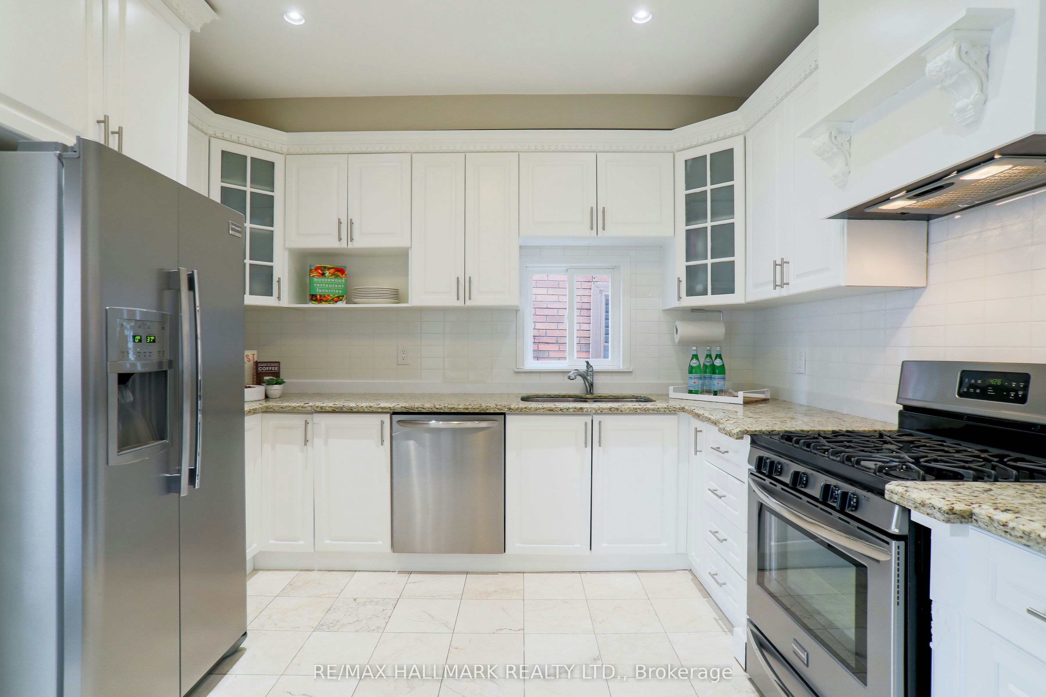 451 Jones Avenue, Toronto, ON, M4J 3G7 - 18