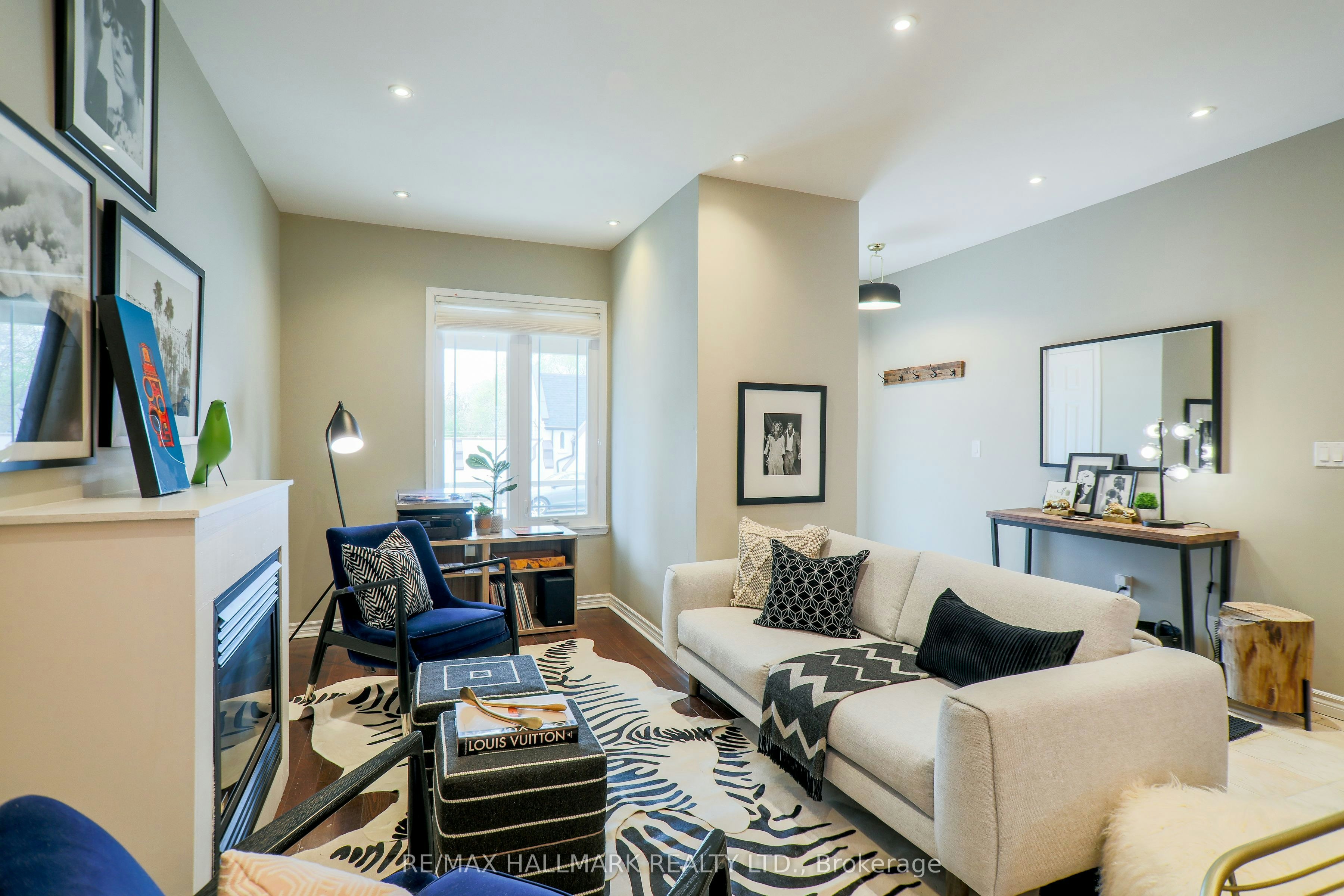 451 Jones Avenue, Toronto, ON, M4J 3G7 - 9