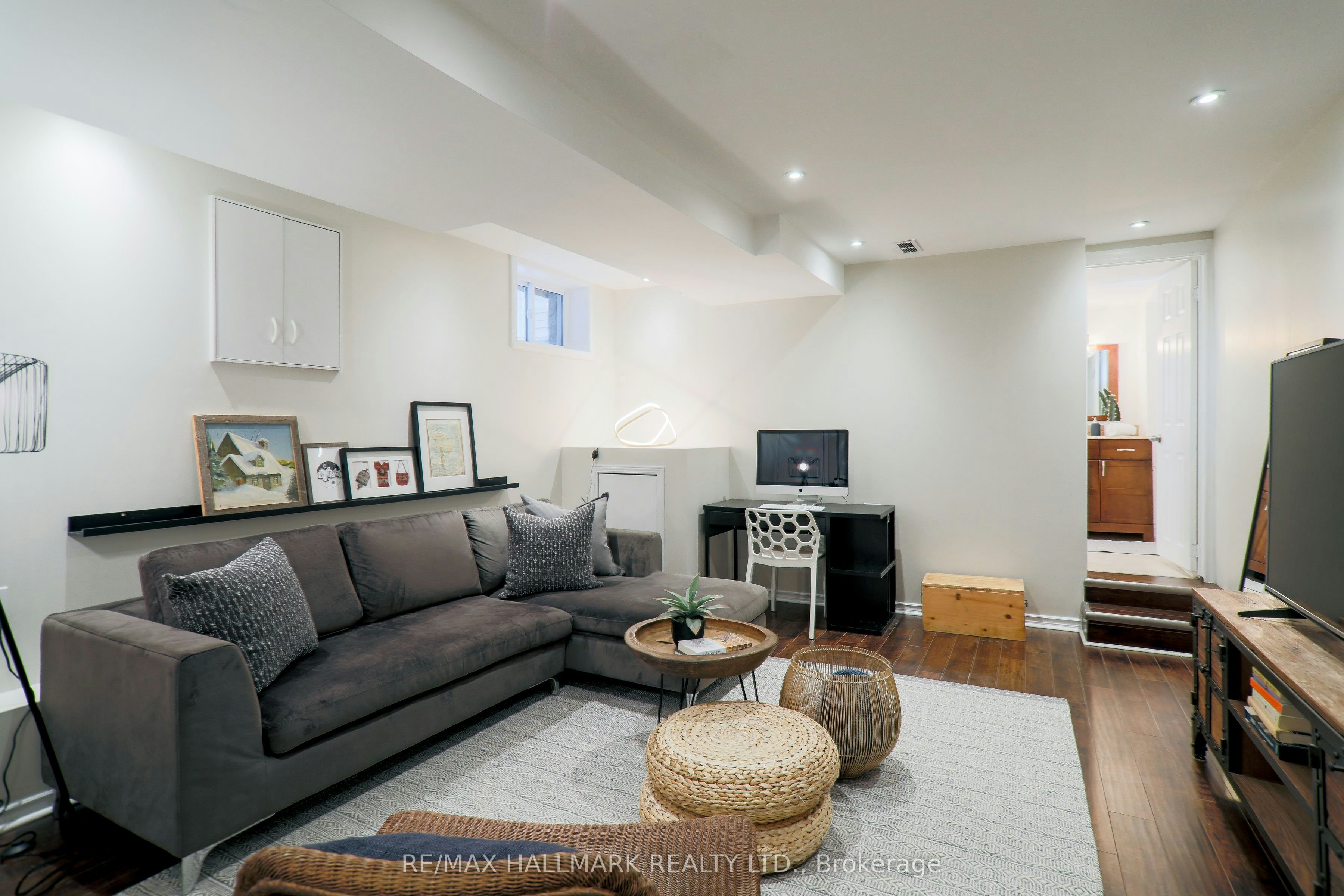 451 Jones Avenue, Toronto, ON, M4J 3G7 - 32