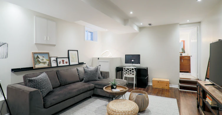451 Jones Avenue, Toronto, ON, M4J 3G7 - 32