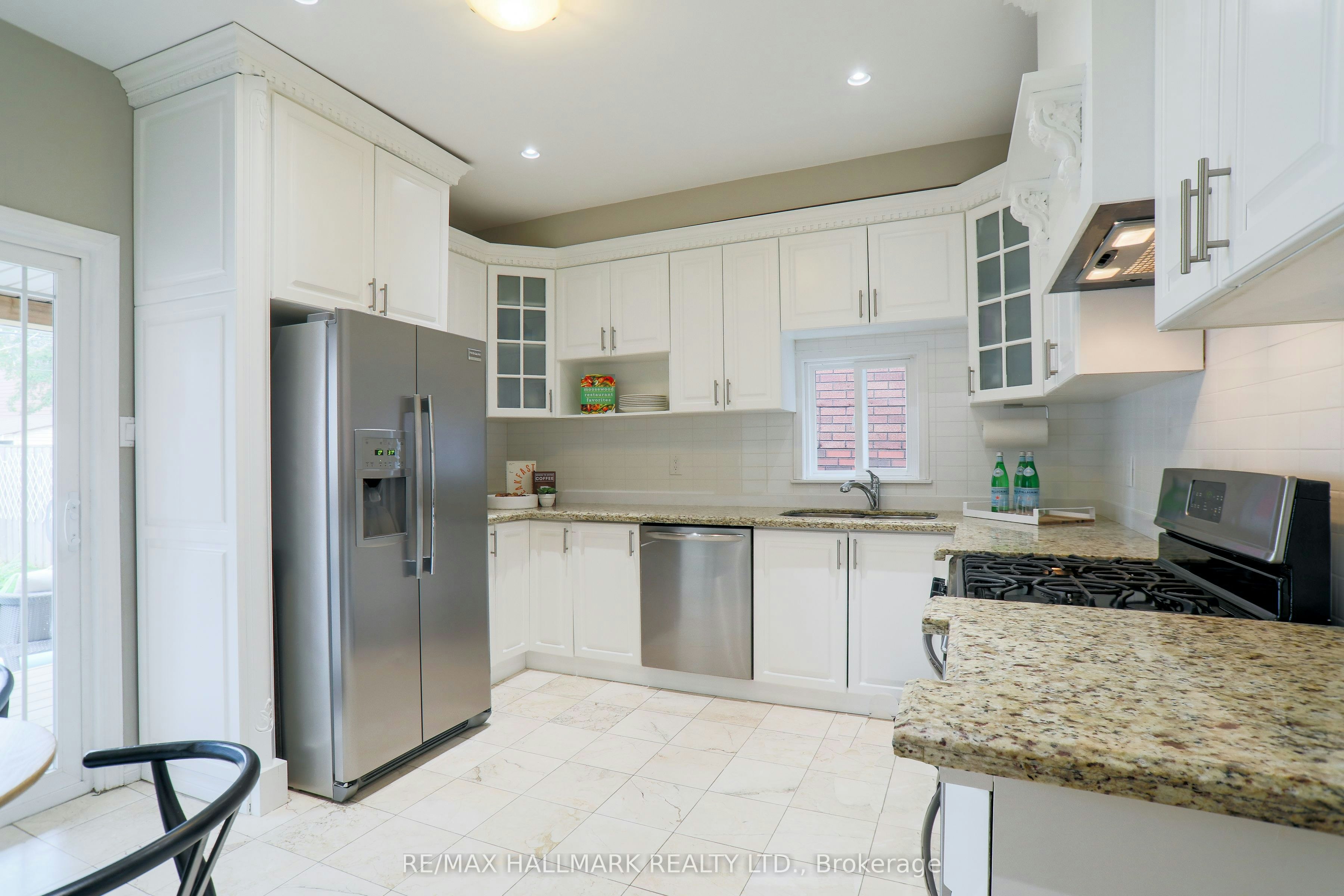 451 Jones Avenue, Toronto, ON, M4J 3G7 - 24