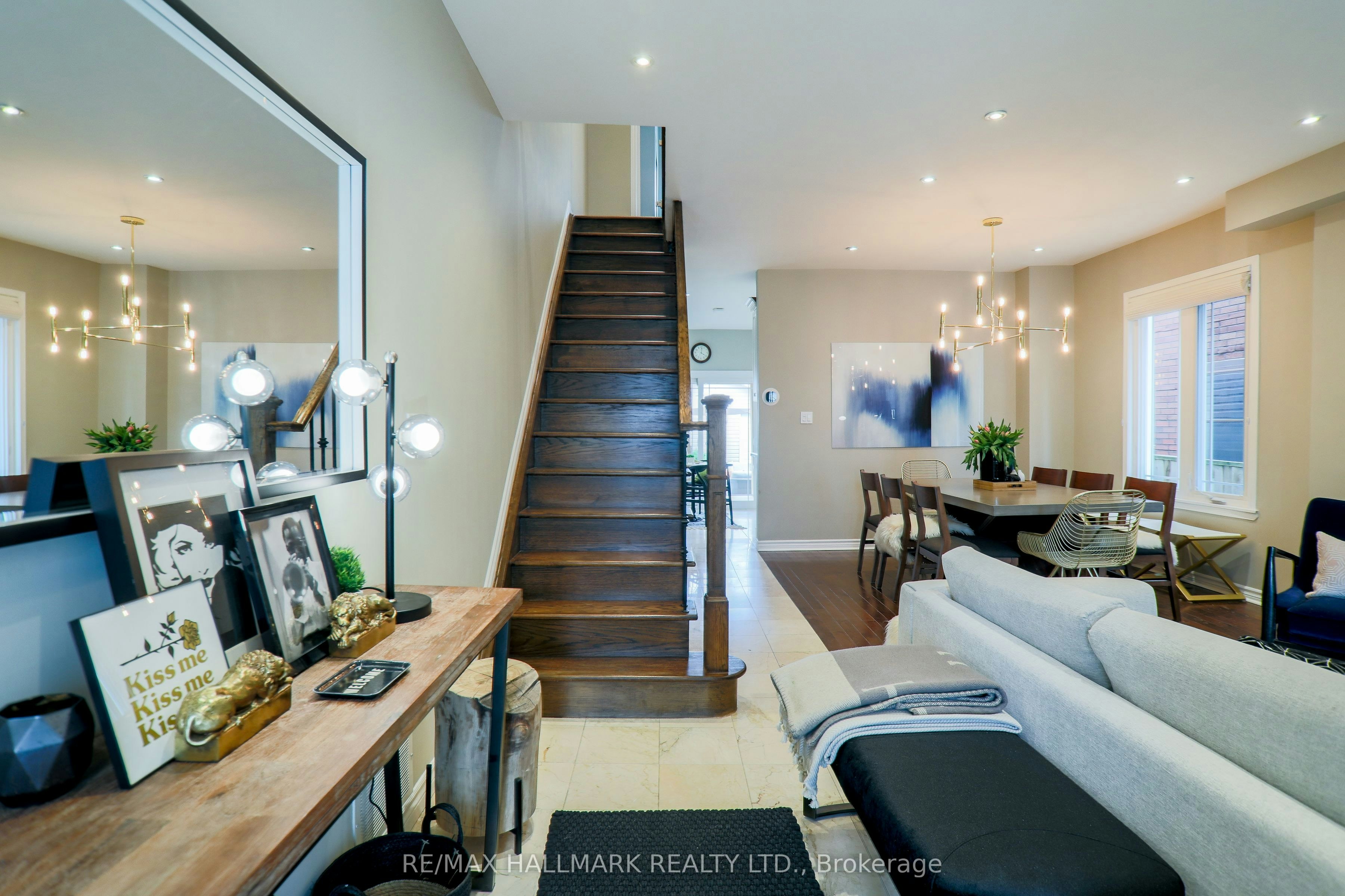 451 Jones Avenue, Toronto, ON, M4J 3G7 - 4