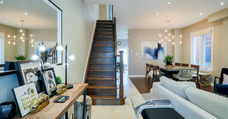 451 Jones Avenue, Toronto, ON, M4J 3G7 - 4