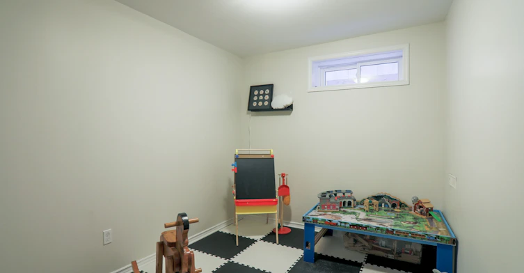 451 Jones Avenue, Toronto, ON, M4J 3G7 - 34