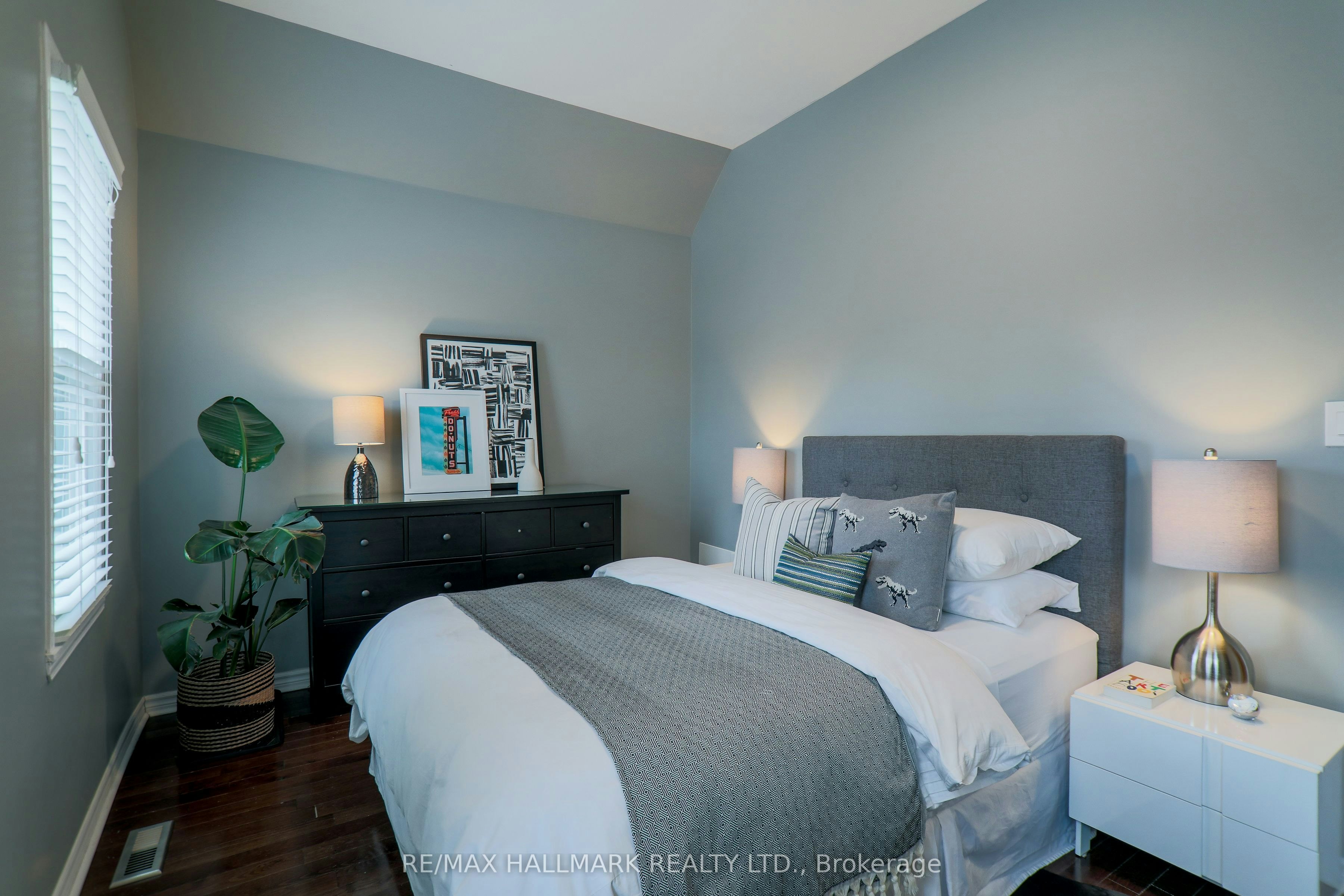 451 Jones Avenue, Toronto, ON, M4J 3G7 - 14