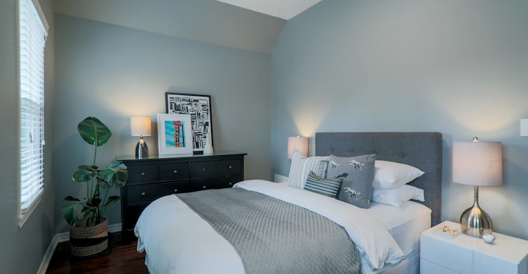 451 Jones Avenue, Toronto, ON, M4J 3G7 - 14