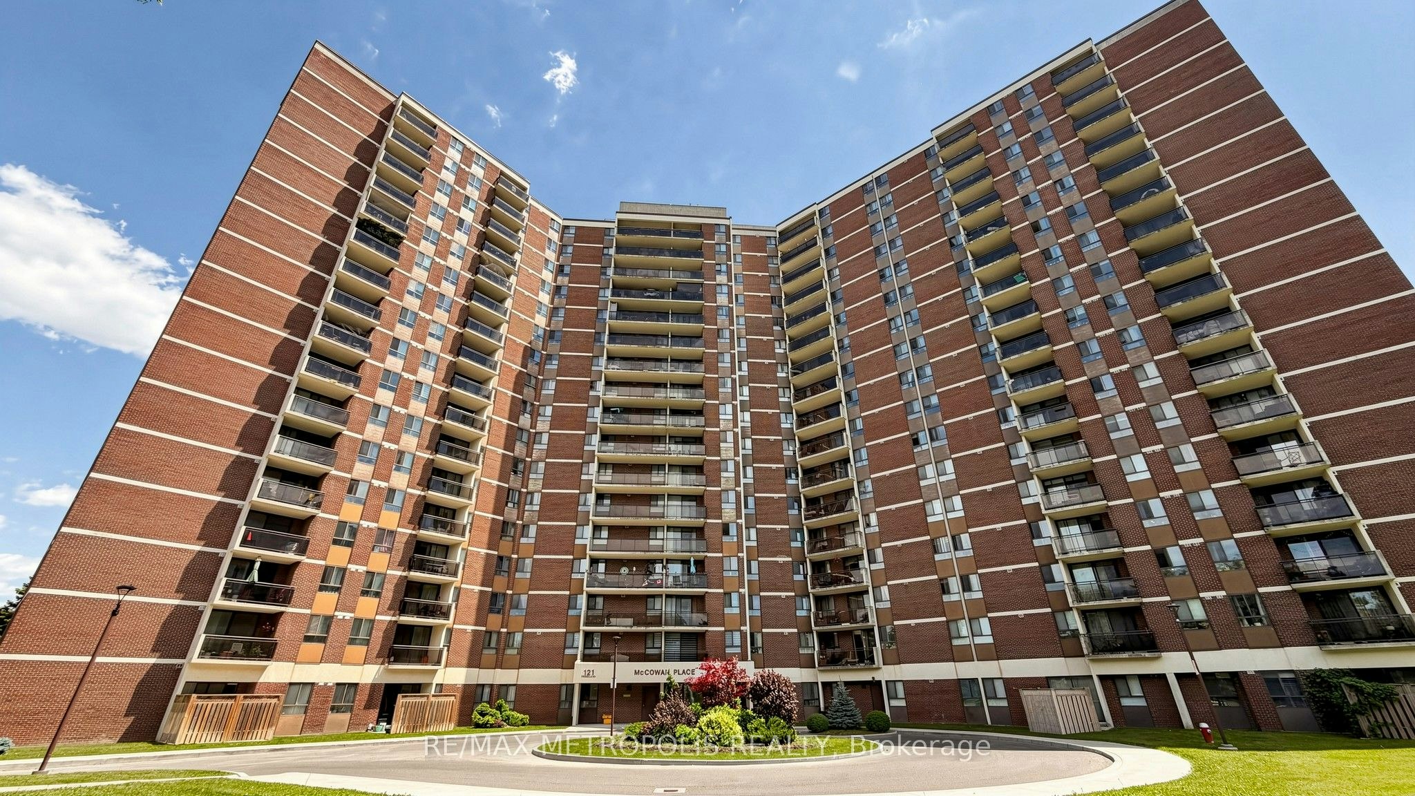 405-121 Trudelle Street, Toronto, ON, M1J 3K4