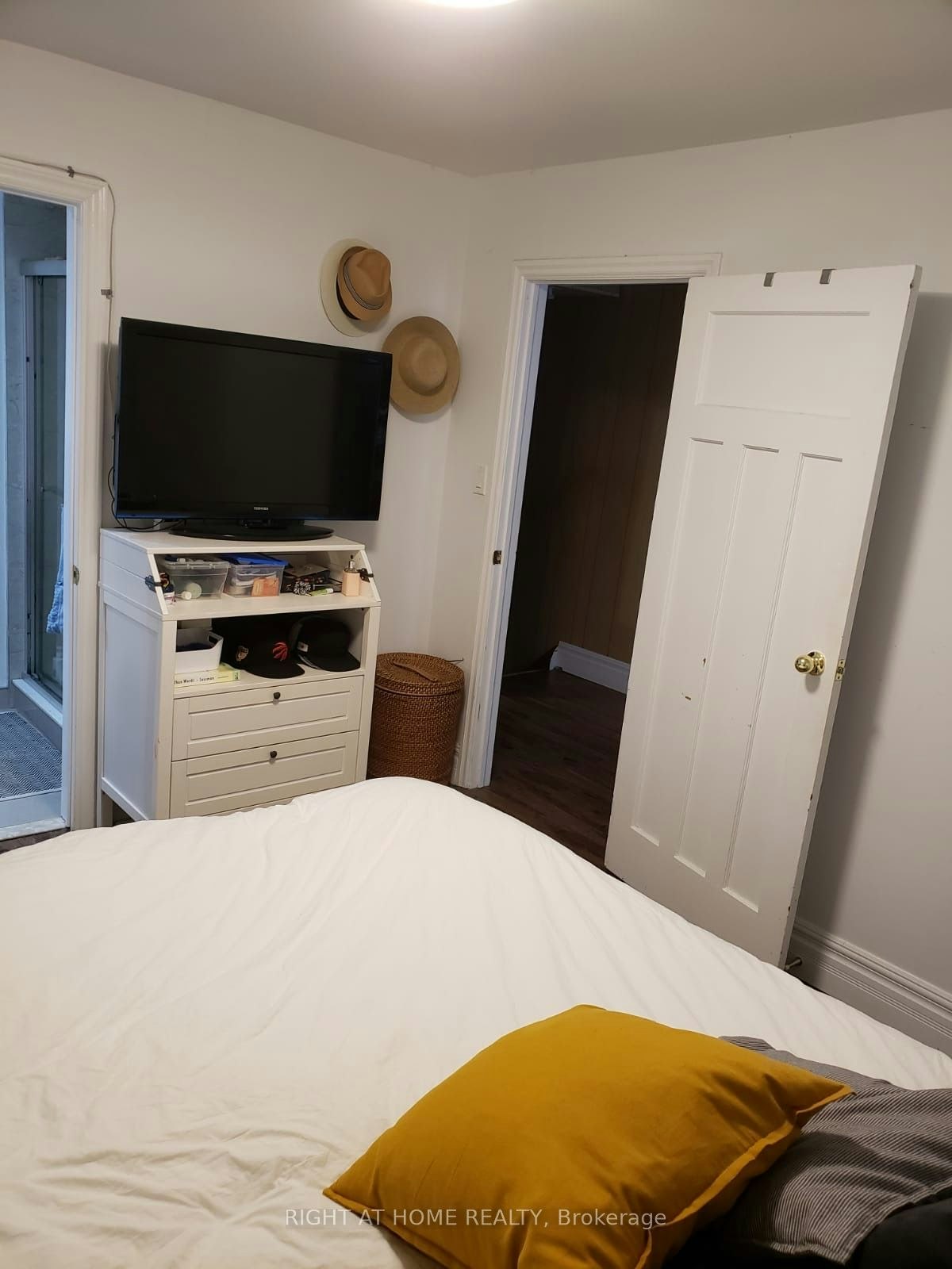 6 Boothroyd Avenue, Toronto, ON, M4J 3L8 - 9
