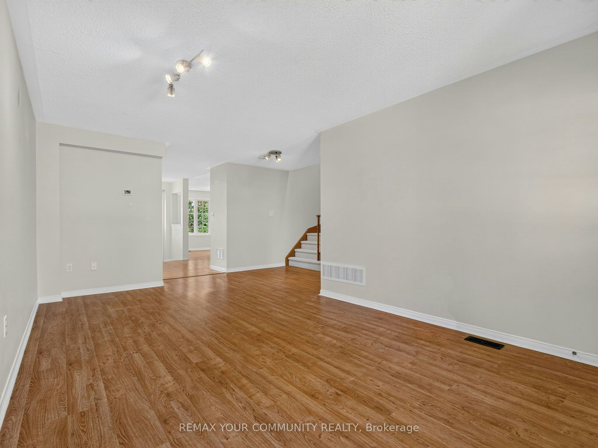 265 Sprucewood Crescent, Clarington, ON, L1C 0G6 - 22