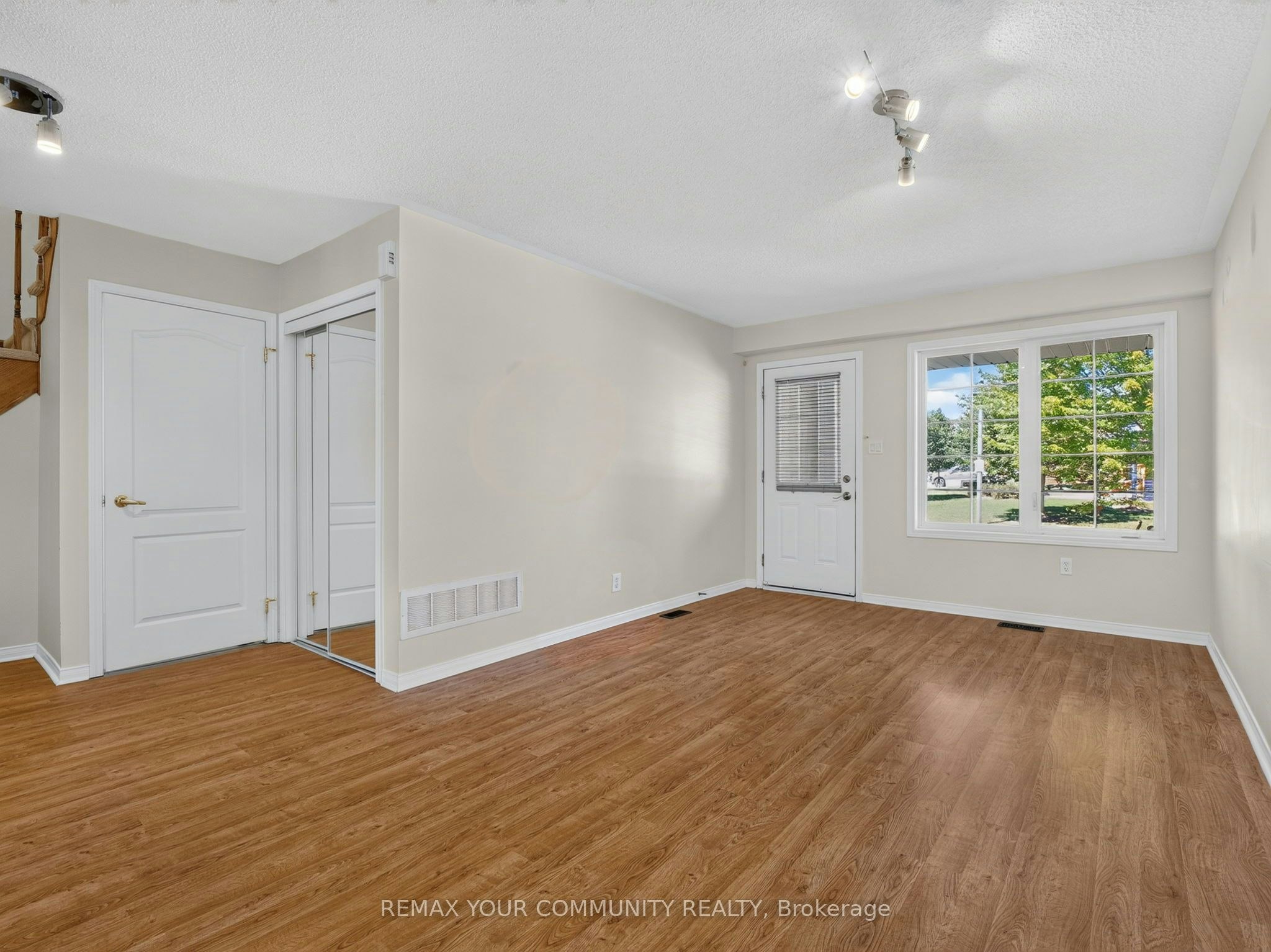 265 Sprucewood Crescent, Clarington, ON, L1C 0G6 - 20