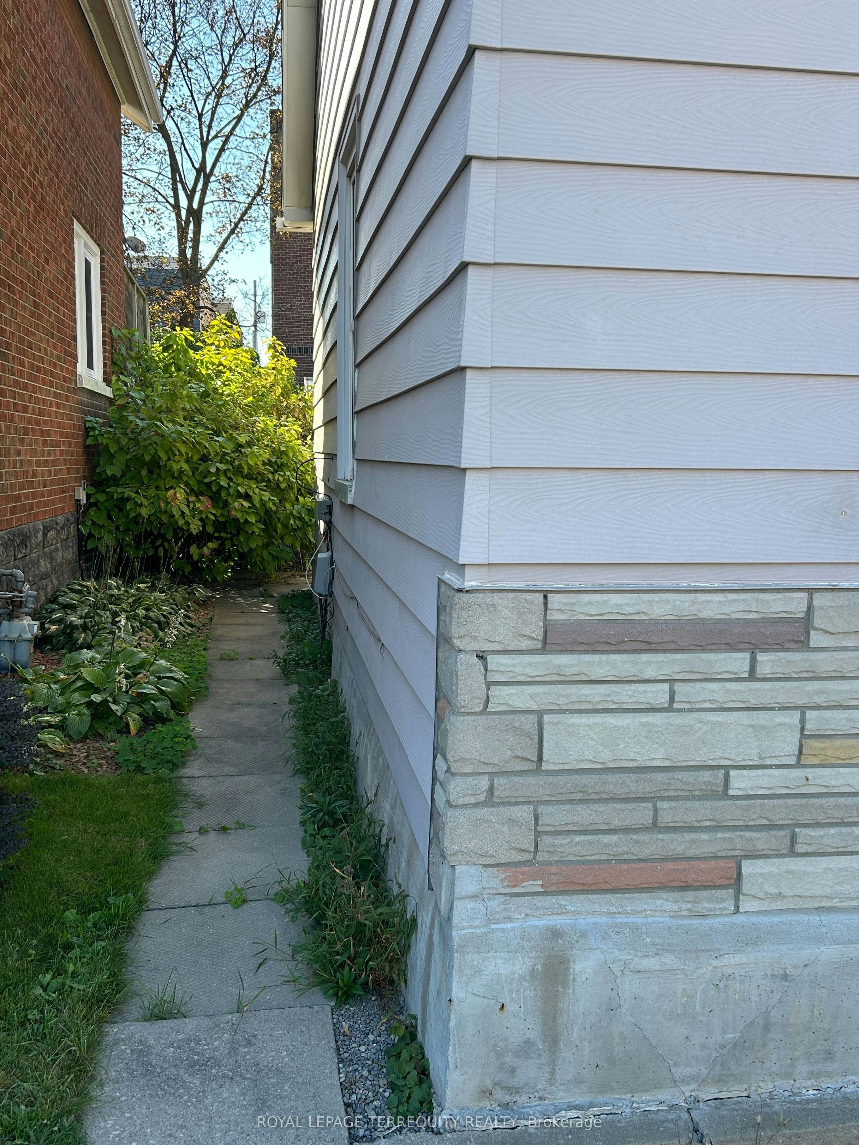292 Celina Street, Oshawa, ON, L1H 4P1 - 3