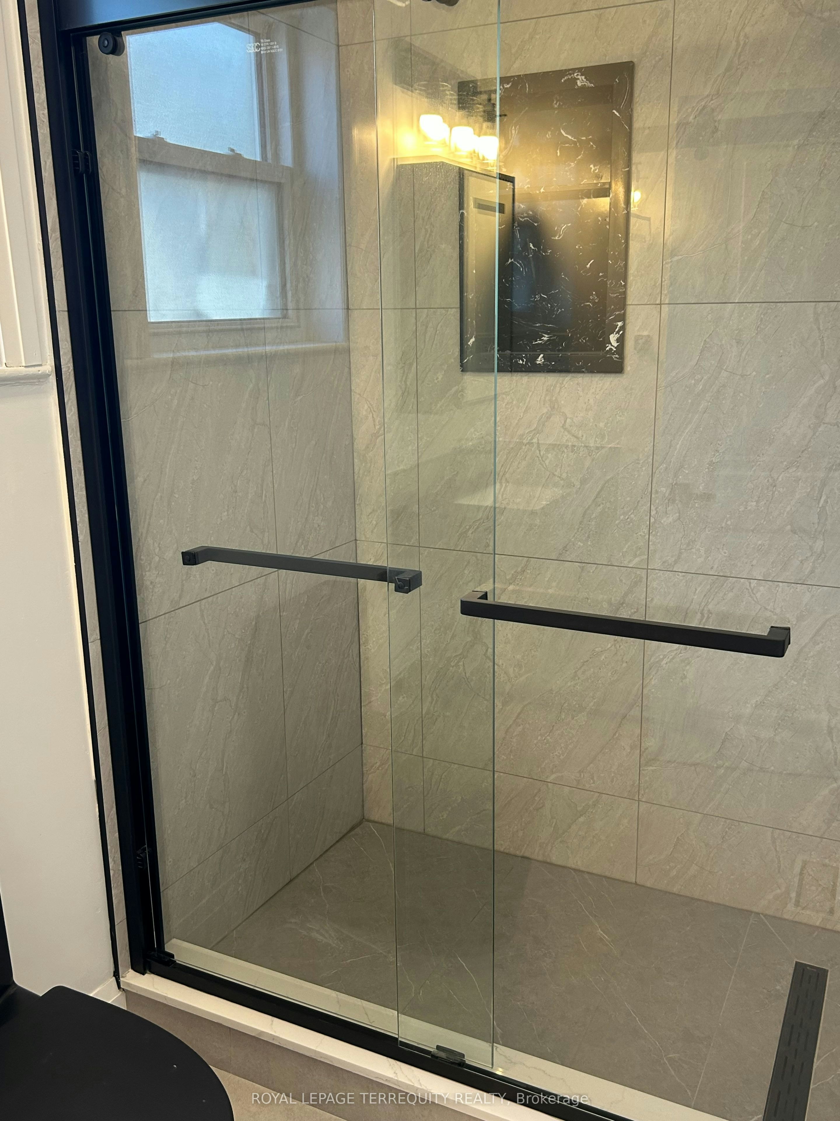 292 Celina Street, Oshawa, ON, L1H 4P1 - 10