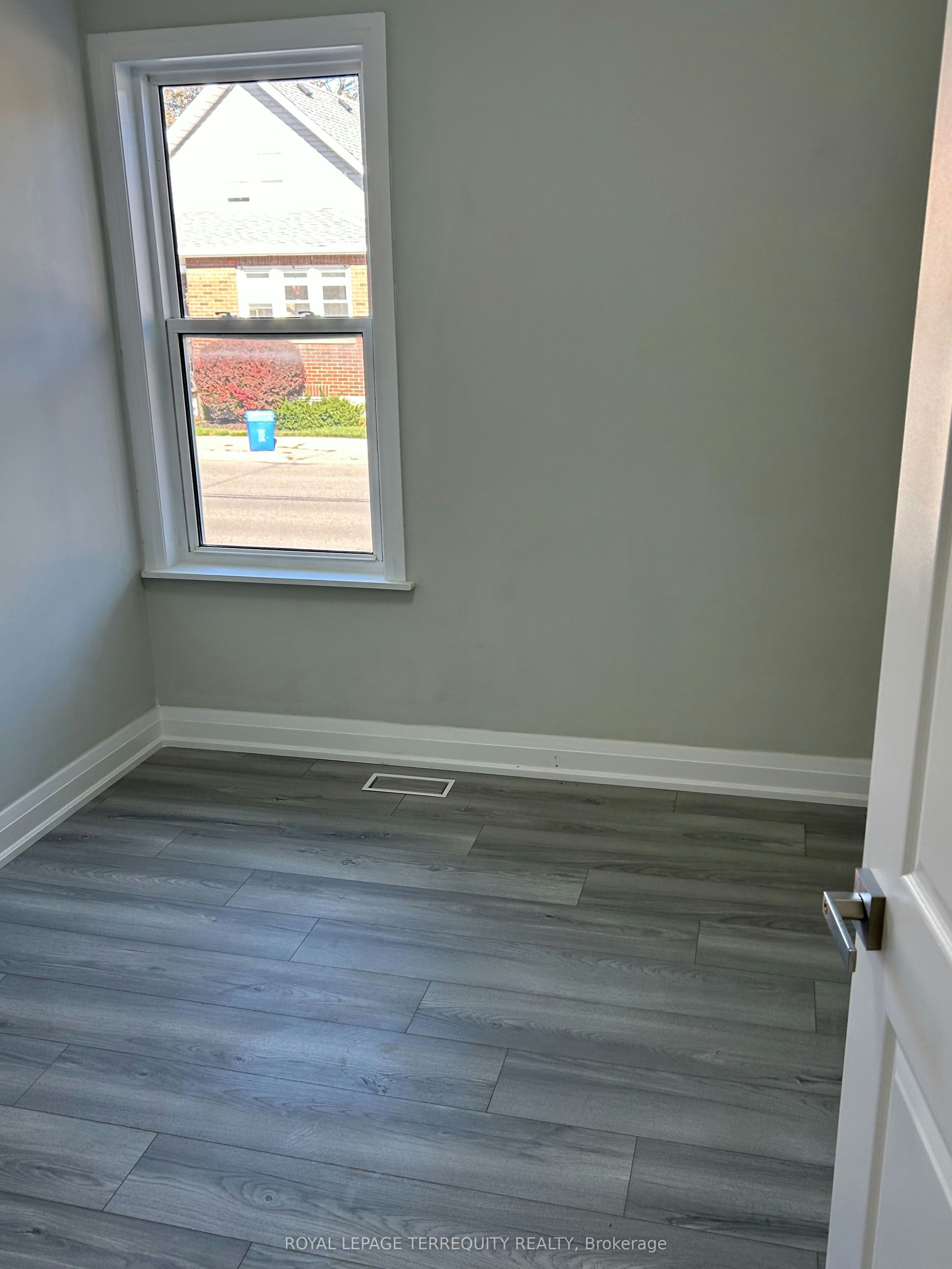 292 Celina Street, Oshawa, ON, L1H 4P1 - 9