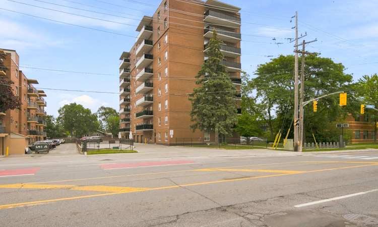 806-855 Kennedy Road