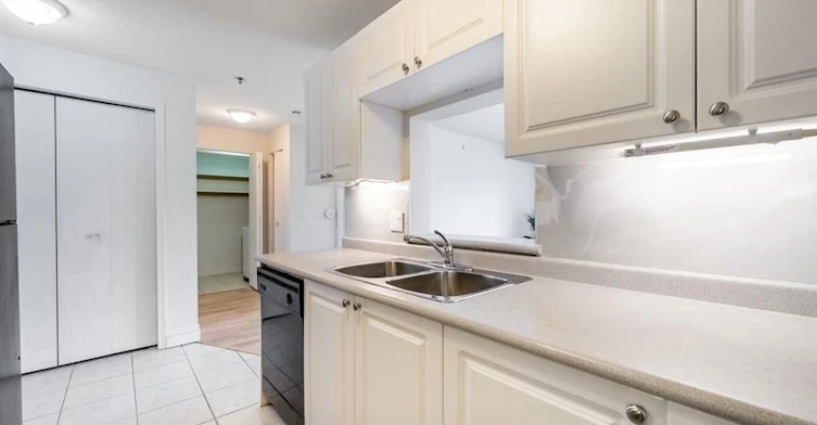 305-684 Warden Avenue, Toronto, ON, M1L 4W4 - 7