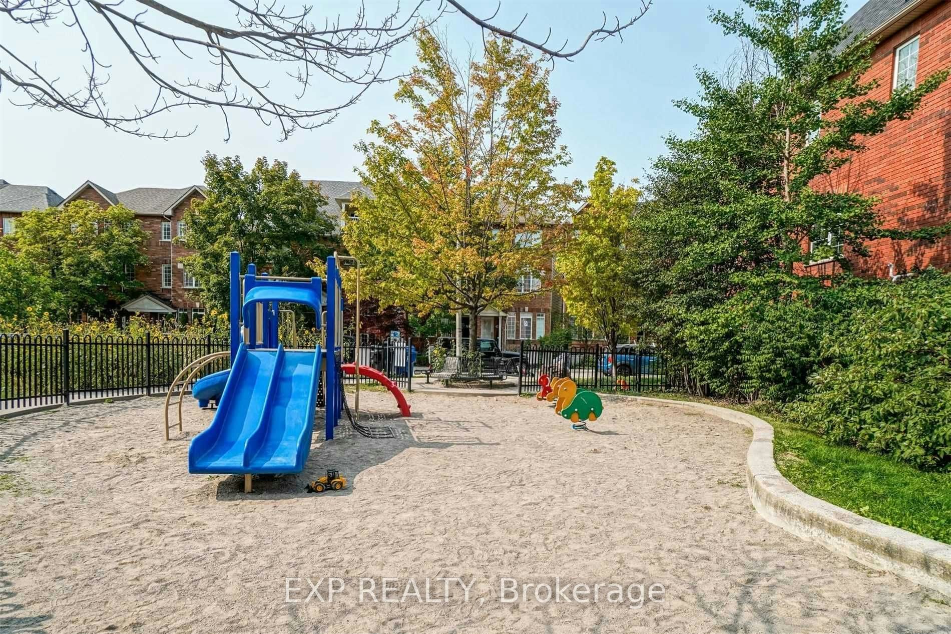 531-88 Colgate Avenue, Toronto, ON, M4M 0A6 - 27