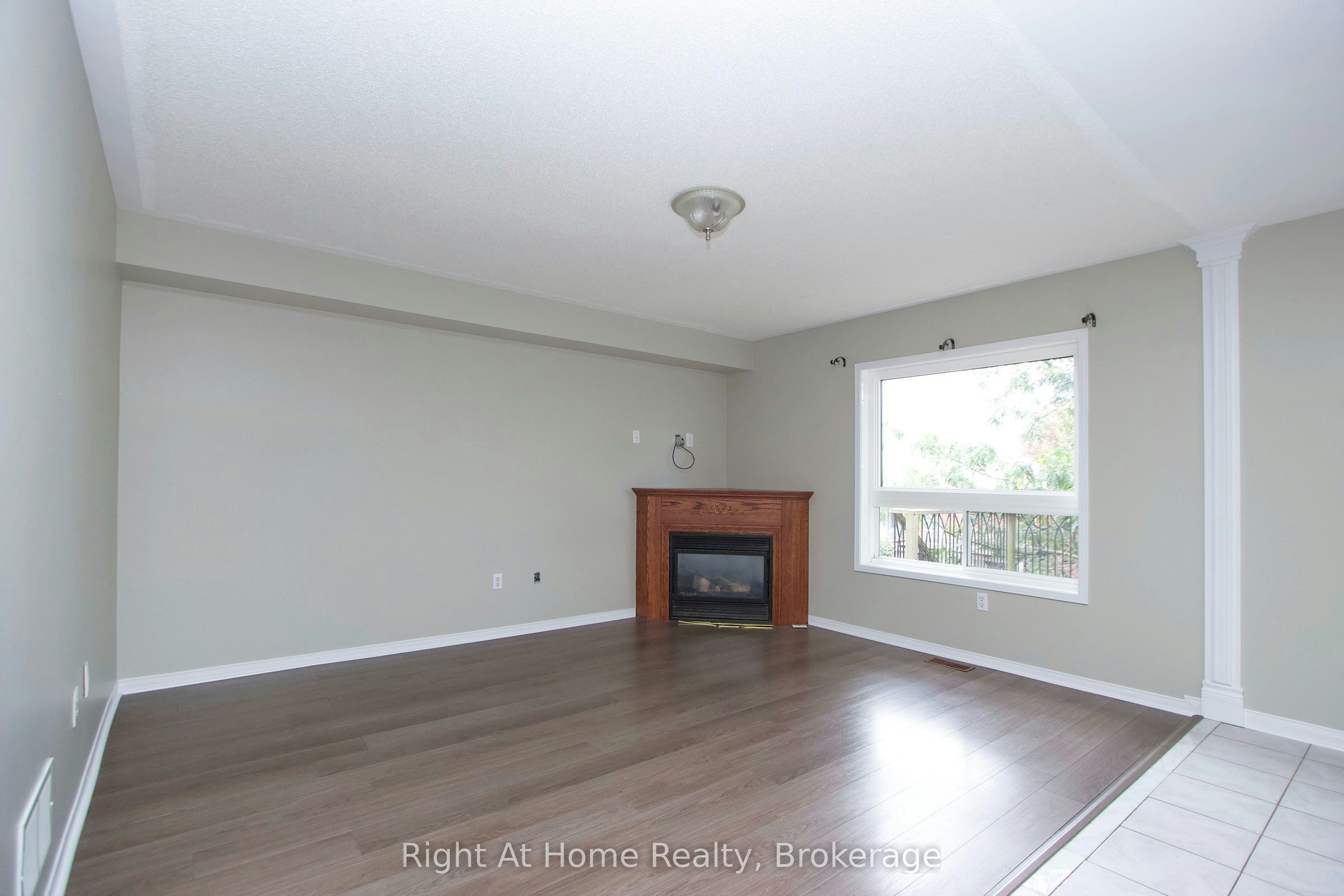 Upper Unit-75 Millburn Drive, Clarington, ON, L1C 5L6 - 11
